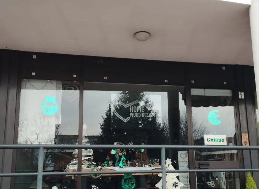 Immagine per Locale commerciale in vendita a Torino via Torre Pellice 17