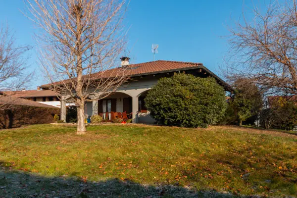 Villa via Enrico Fermi 3, Busano