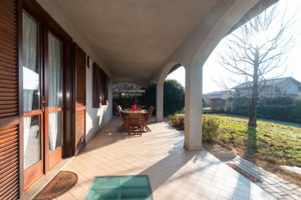 Villa via Enrico Fermi 3, Busano
