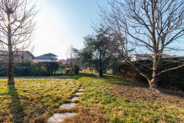 Villa via Enrico Fermi 3, Busano