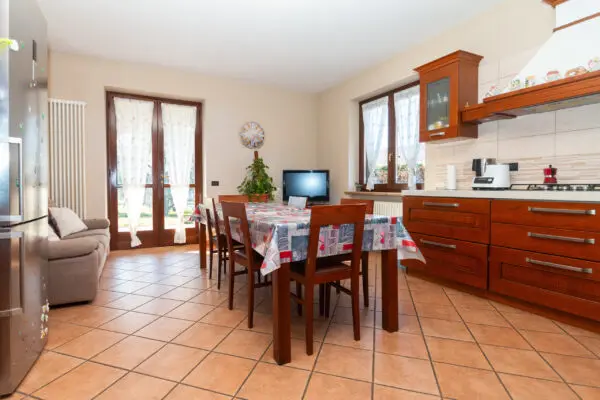 Villa via Enrico Fermi 3, Busano