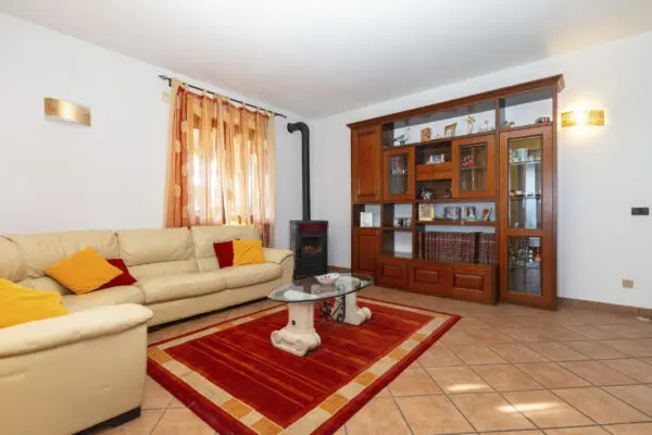 Villa via Enrico Fermi 3, Busano