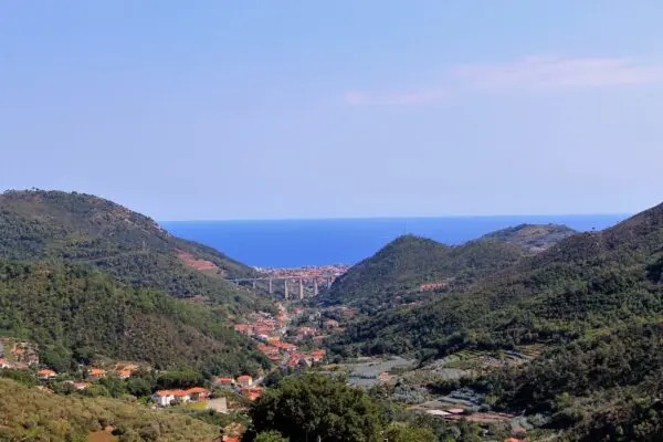 Casale via Bosci 11, Magliolo