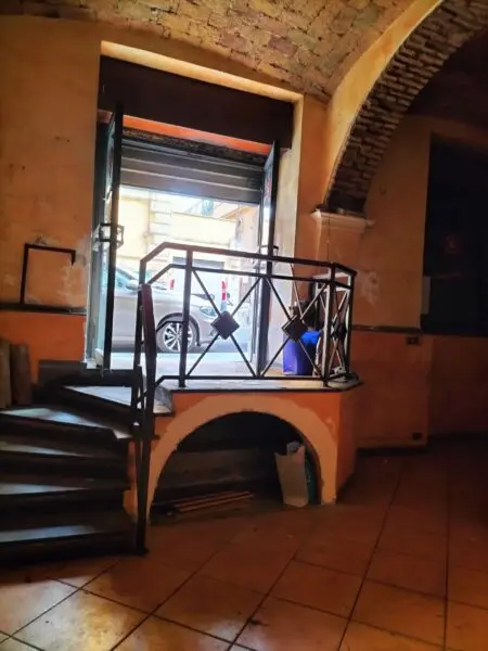 Negozio via Dei Volsci 105, Roma