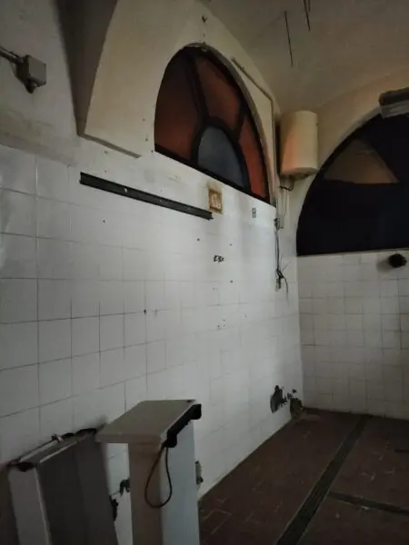 Negozio via Dei Volsci 105, Roma
