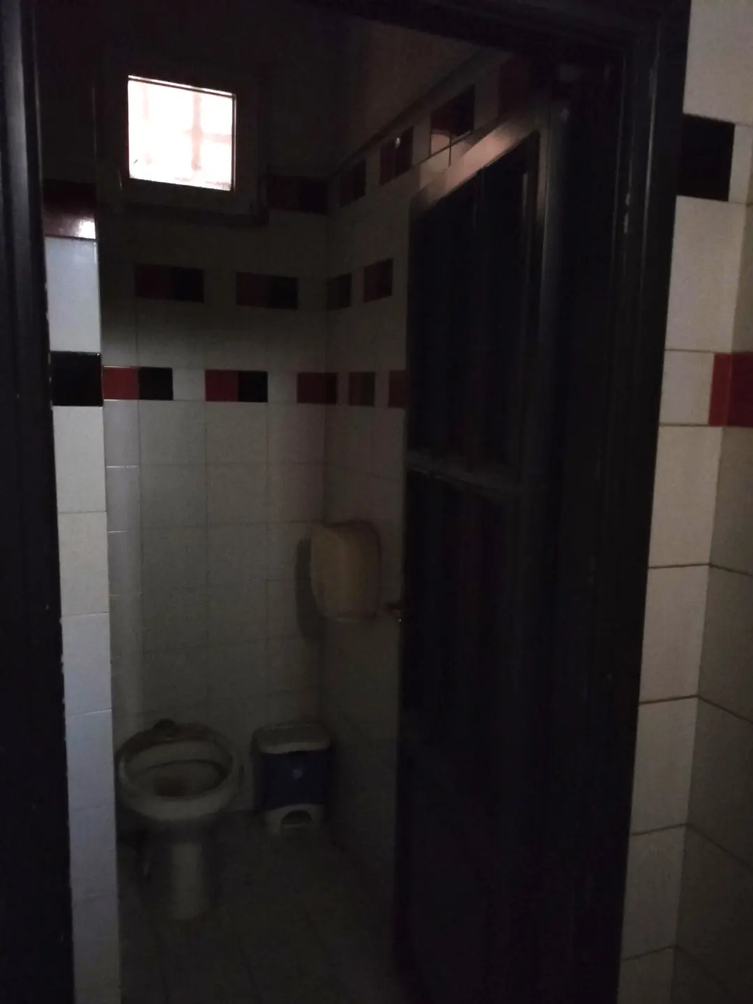 Immagine per Negozio in affitto a Roma via Dei Volsci 105