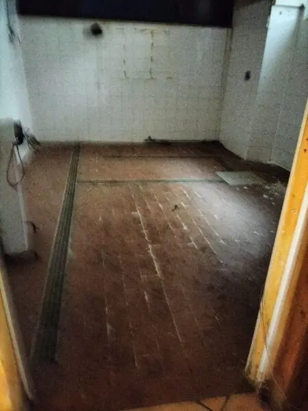 Negozio via Dei Volsci 105, Roma