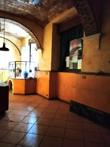 Negozio via Dei Volsci 105, Roma