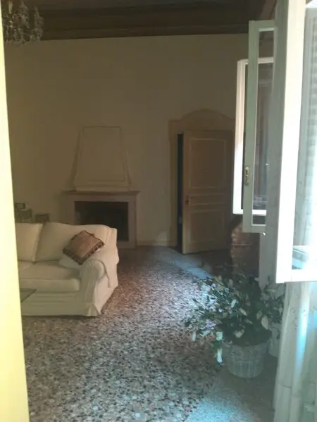 Bilocale 331, Modena