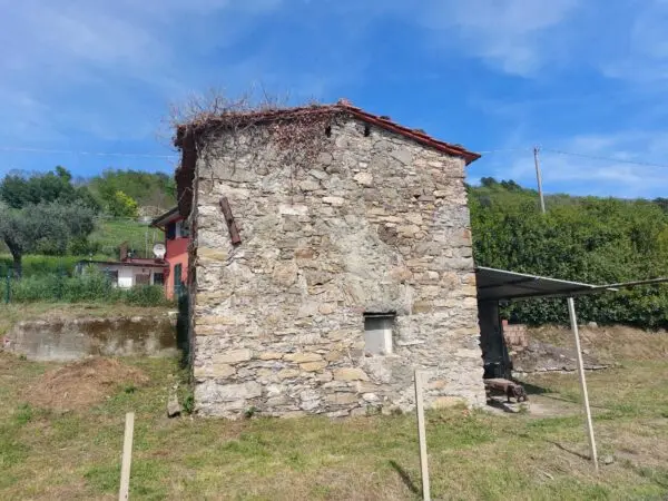 Villa via Prulla 20, Sarzana