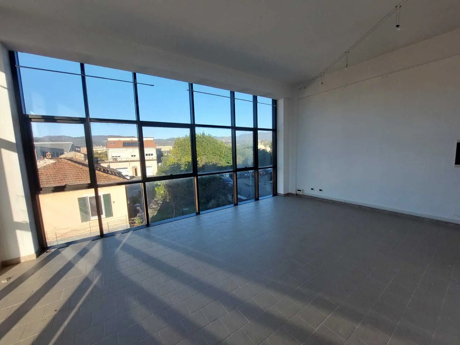 Immagine per Locale commerciale in vendita a Sarzana via Del Murello 6