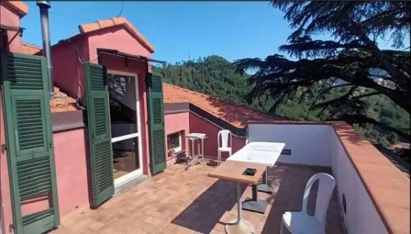 Albergo via Castagnarossa 15, Beverino