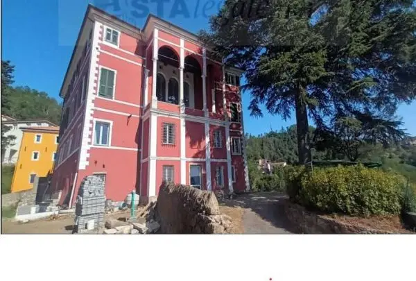 Albergo via Castagnarossa 15, Beverino