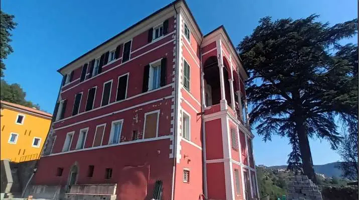 Immagine per Albergo in asta a Beverino via Castagnarossa 15
