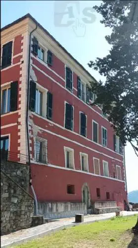 Albergo via Castagnarossa 15, Beverino