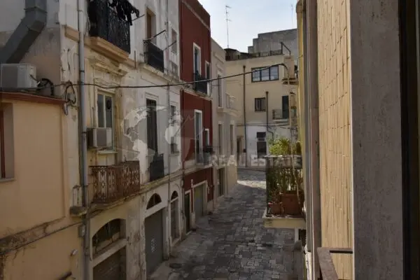 Villa Trifamiliare via Lucio Scarano 13, Brindisi