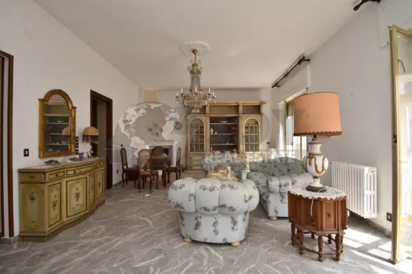 Villa Trifamiliare via Lucio Scarano 13, Brindisi