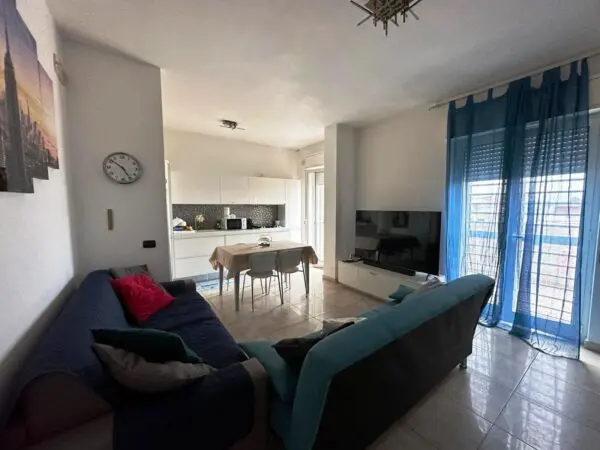 Attico 6, Bari