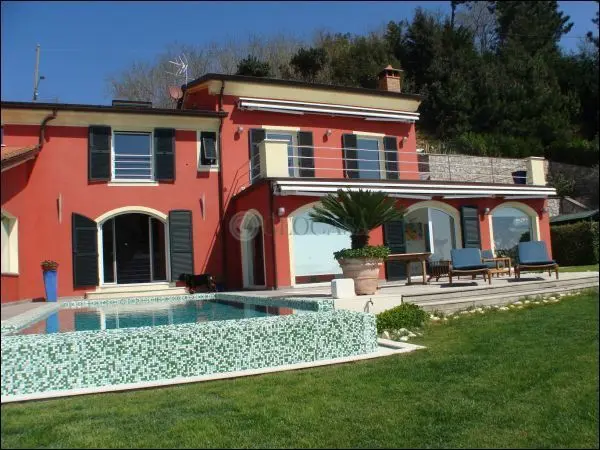 Villa via Montalbano 156a, La Spezia
