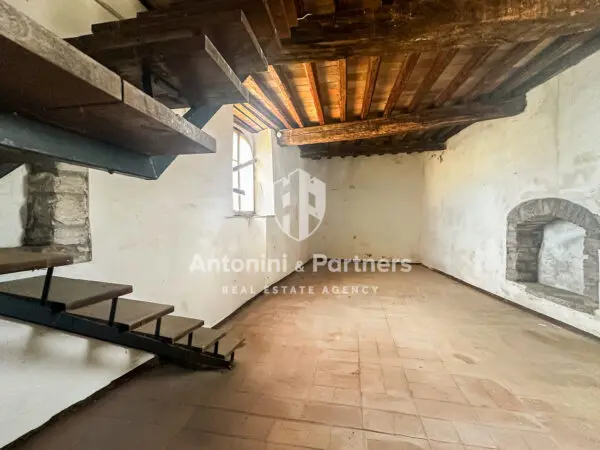 Casa via Frazione Izzalini 14, Todi