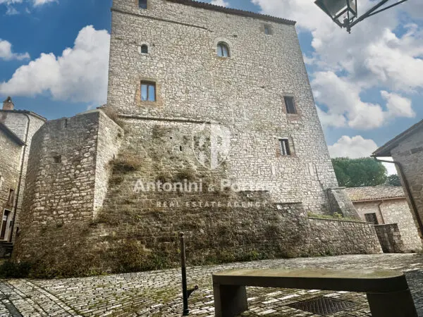 Casa via Frazione Izzalini 14, Todi