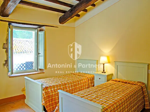 Casale via Frazione Izzalini, Todi
