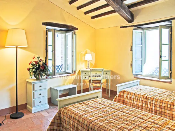 Casale via Frazione Izzalini, Todi