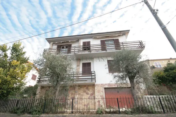Villa Bifamiliare via Nuova 8, La Spezia