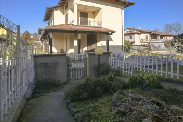 Quadrilocale via Guido Gozzano 48, Strambino