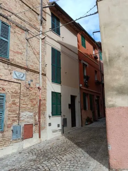 Villa Trifamiliare piazza Leopardi 4, Belvedere Ostrense