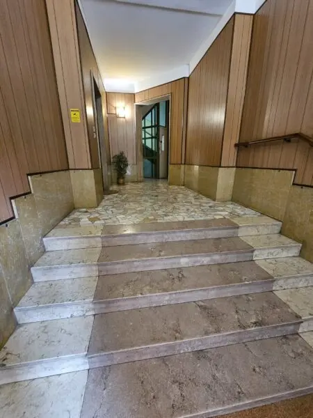 Trilocale 18, Asti