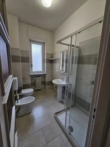 Trilocale 18, Asti