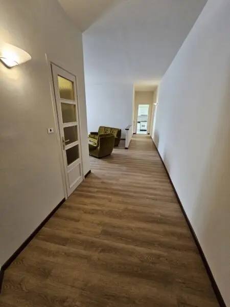Trilocale 18, Asti