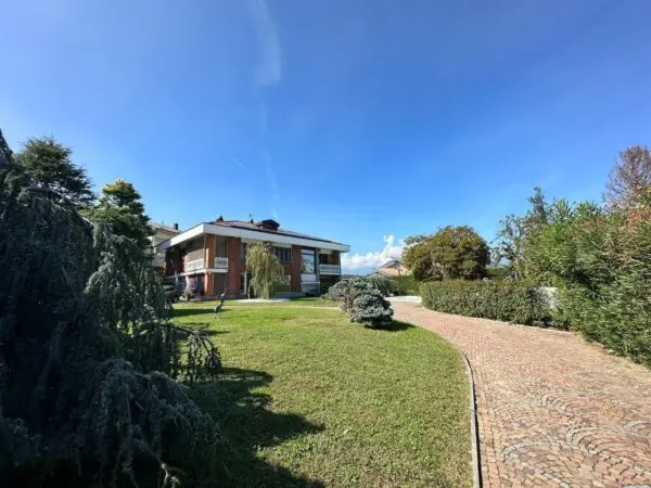 Villa via Maccallè, Rivoli
