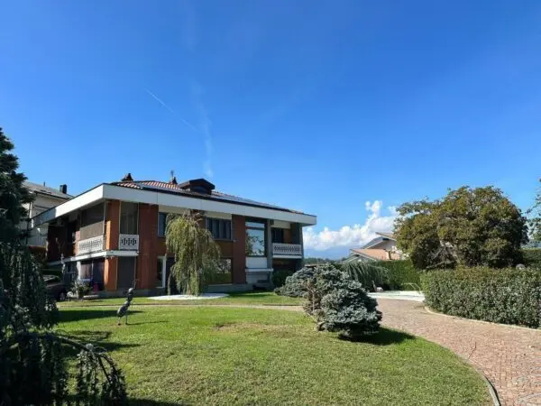 Villa via Maccallè, Rivoli