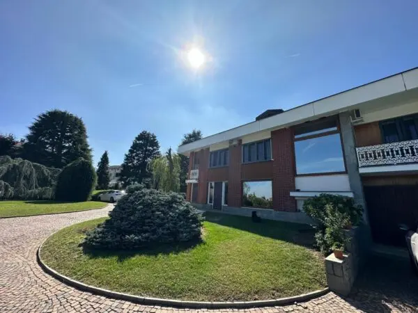 Villa via Maccallè, Rivoli