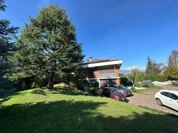 Villa via Maccallè, Rivoli