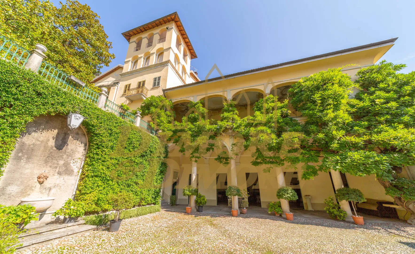 Immagine per Villa in vendita a Varese via Provinciale La Rasa 85