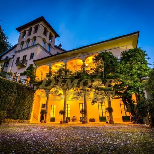Villa via Provinciale La Rasa 85, Varese