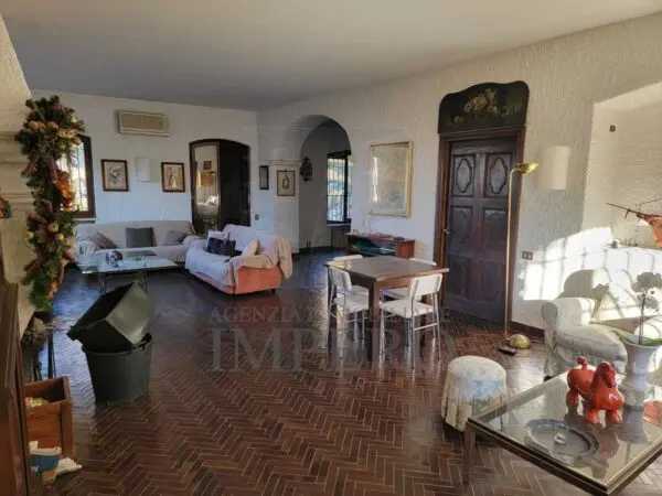 Villa via Vincenzo Gioberti 11, Bordighera