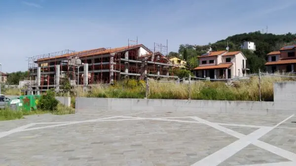 Villa Bifamiliare via Sandro Pertini, Luni
