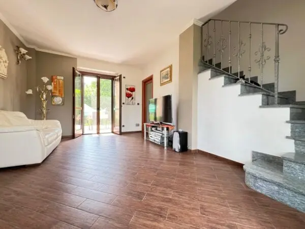 Villa Unifamiliare strada Romana, Villaggio, Caselette