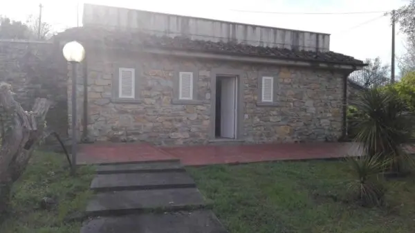 Villa via Giovanni Xxiv, Fosdinovo