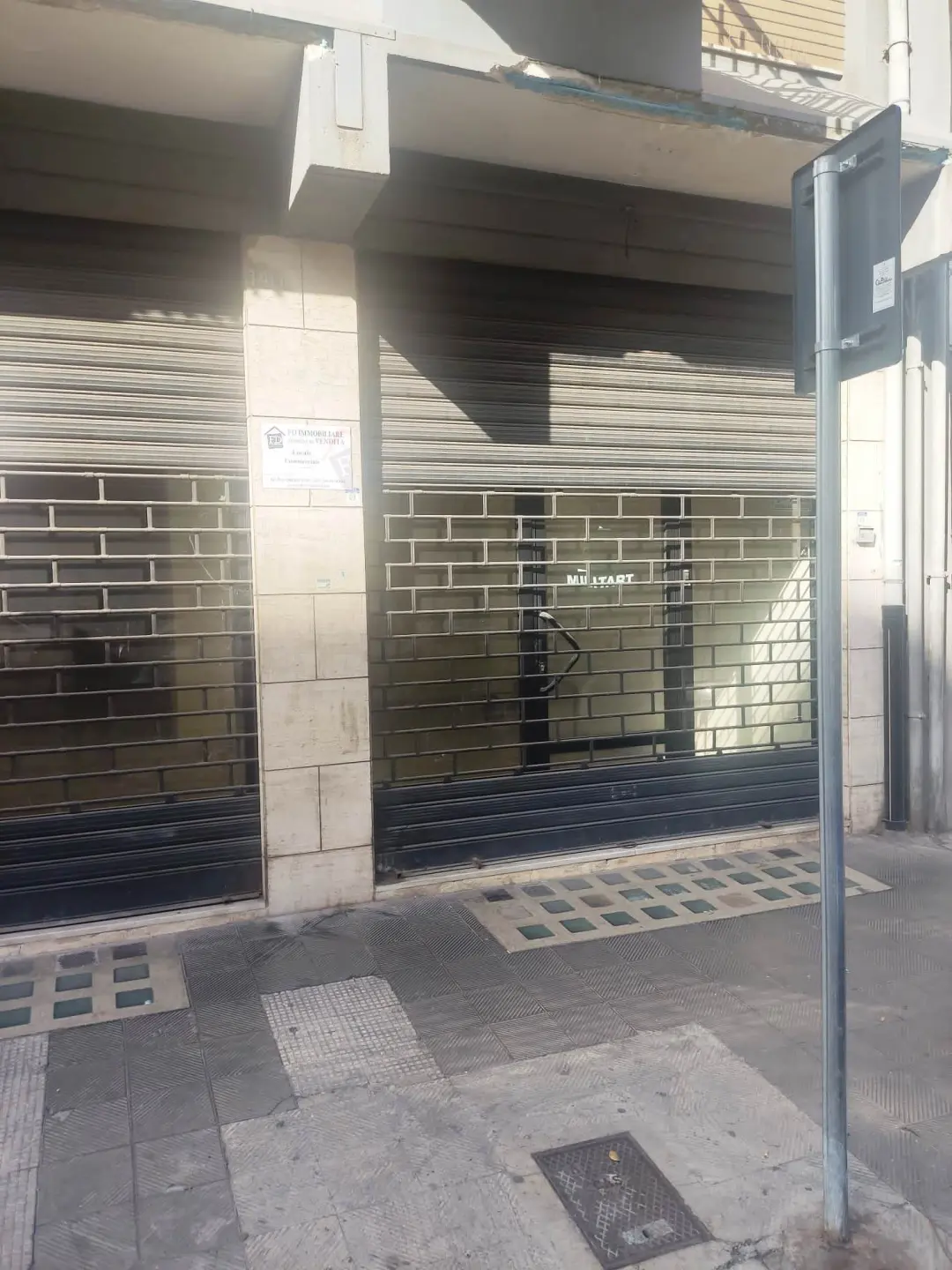 Immagine per Locale commerciale in vendita a Bari via Brigata Bari 140