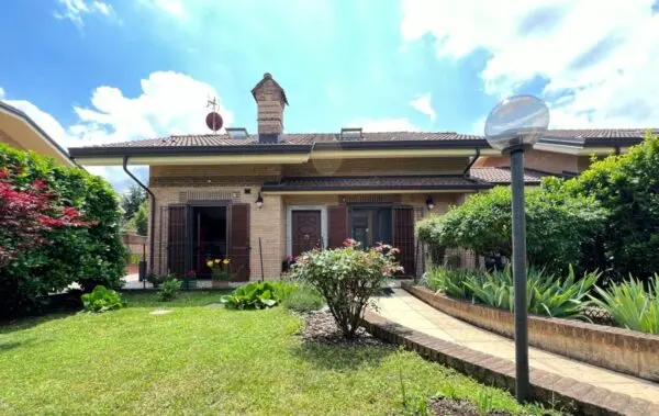 Villa Unifamiliare strada Romana, Villaggio, Caselette