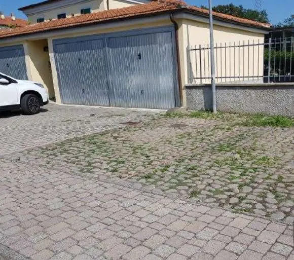 Garage via Cisa Snc, Sarzana