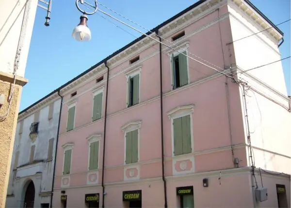 Stabile - Palazzo 9, Gualtieri