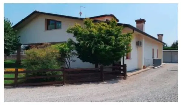 Villa via Febbraio 11, Tezze Sul Brenta