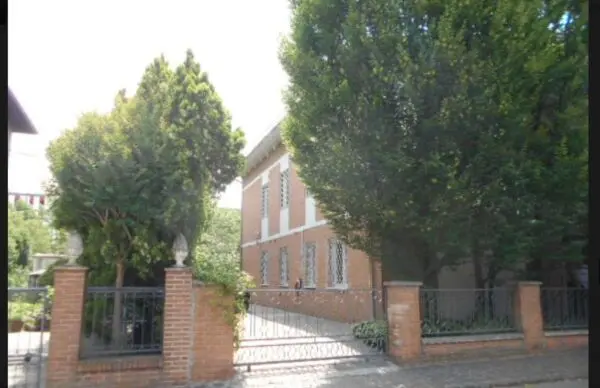 Appartamento via Zoboli 76, Modena