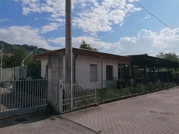 Capannone Fornovo Di Taro
